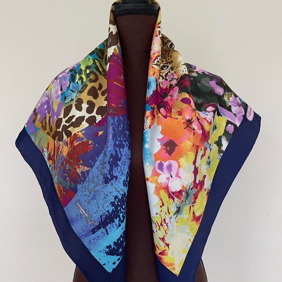 New Salvatore Ferragamo Scarf Leopard Flowers Blue Multicolor Silk Wrap - Picture 5 of 15